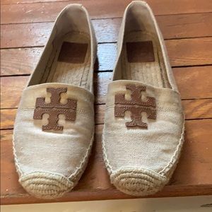 Flat espadrille